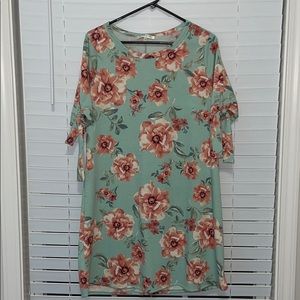 Floral quarter sleeve dress